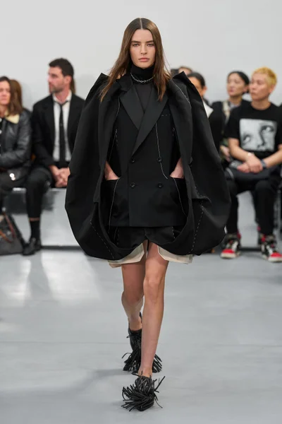 Look 3